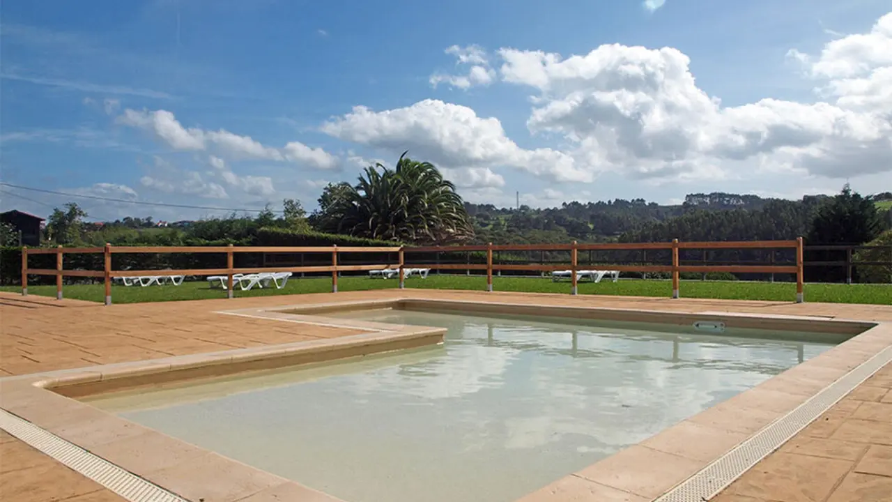 Instalaciones que hay en el entorno. / Caravaning Oyambre