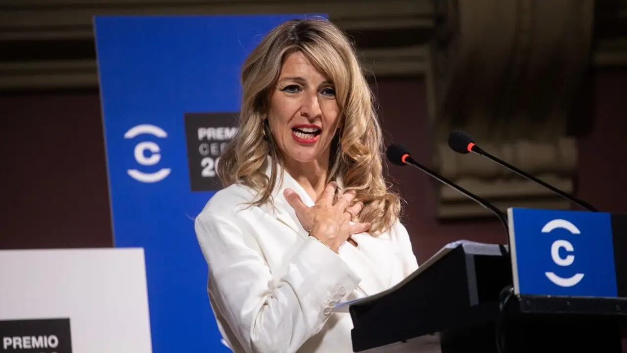 La vicepresidenta segunda y ministra de Trabajo y Econom&iacute;a Social, Yolanda D&iacute;az, interviene durante un acto. / Alejandro Mart&iacute;nez Velez