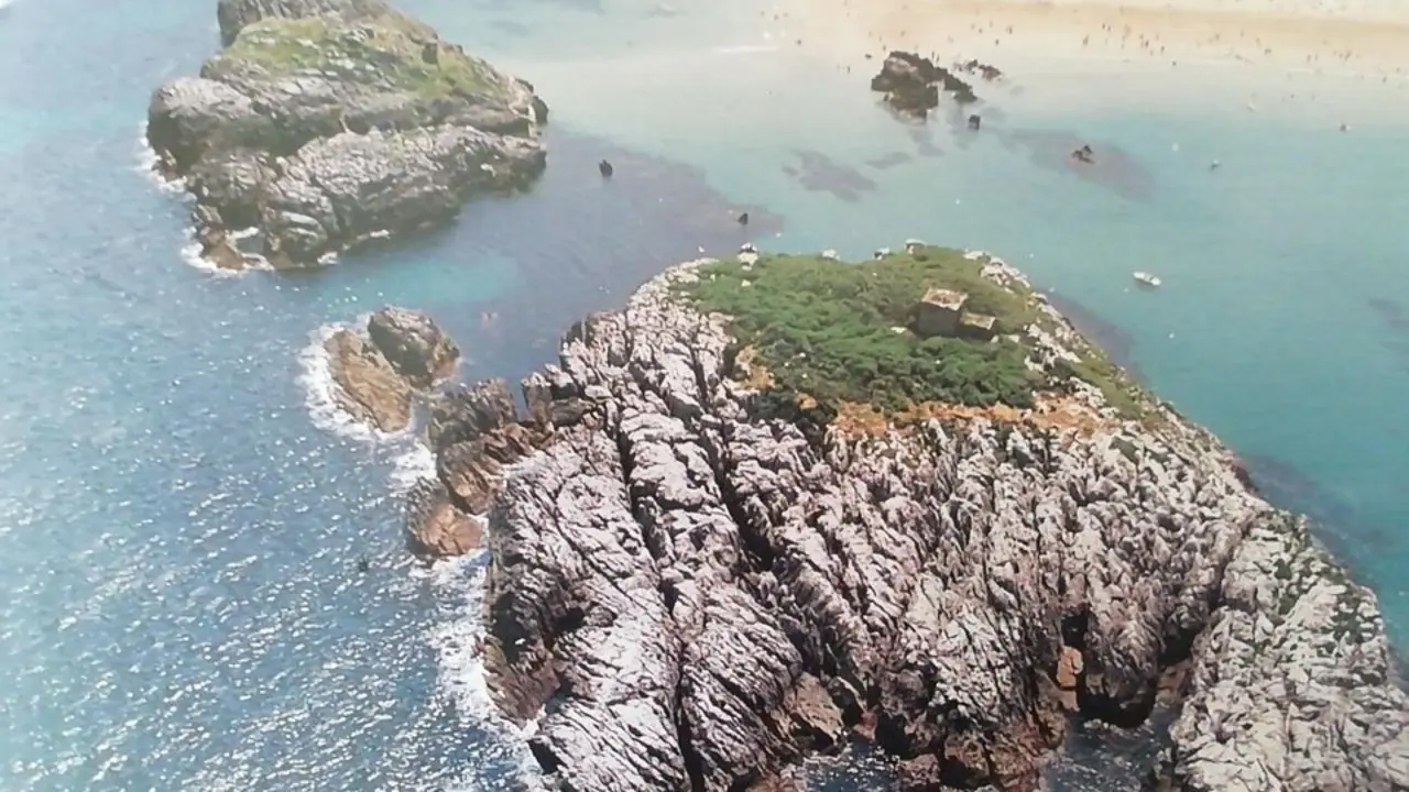 Vista a&eacute;rea de la isla de San Pedruco. / Red C&aacute;ntabra de Desarrollo Rural