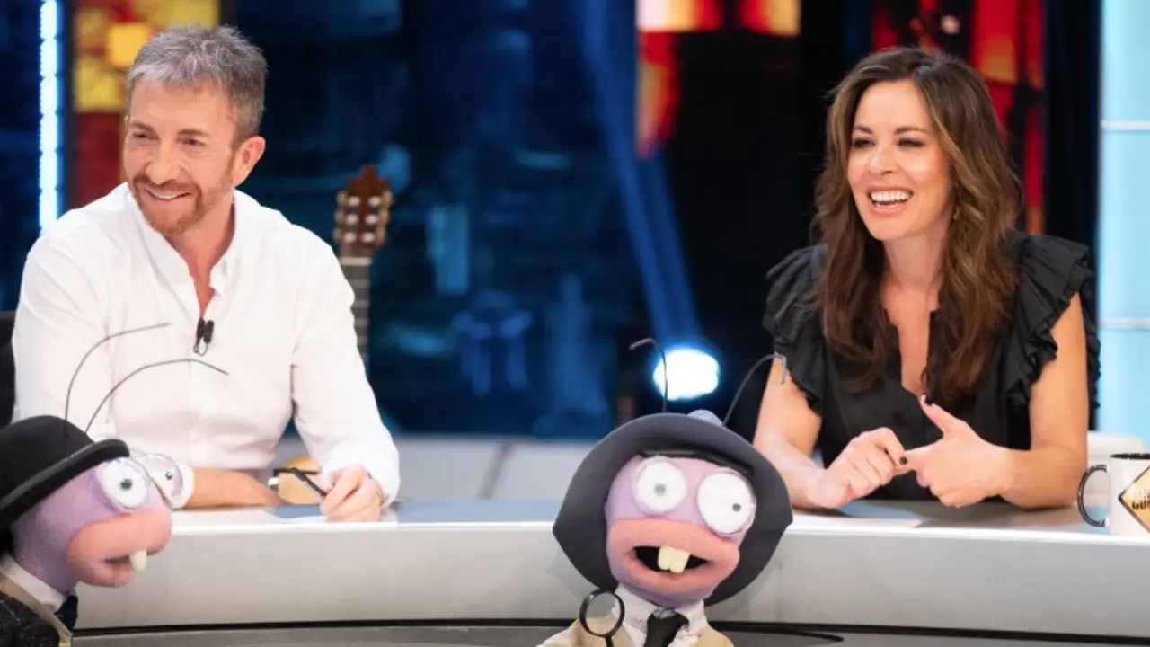 Mamen Mendizabal y Pablo Motos durante el programa. / Atresmedia