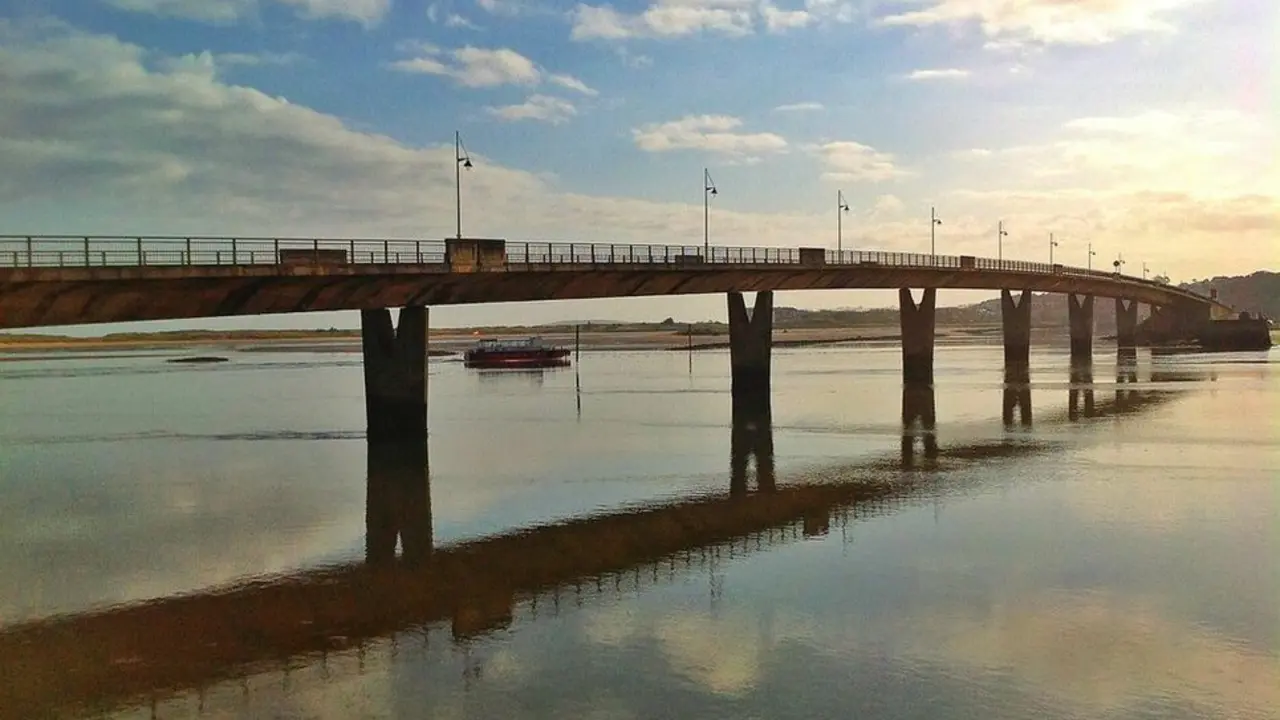 Puente de uni&oacute;n entre Somo y Pedre&ntilde;a. / A.S.