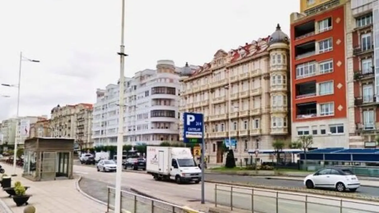 Calle Castelar, una de las m&aacute;s transitadas de Santander. / A.E.