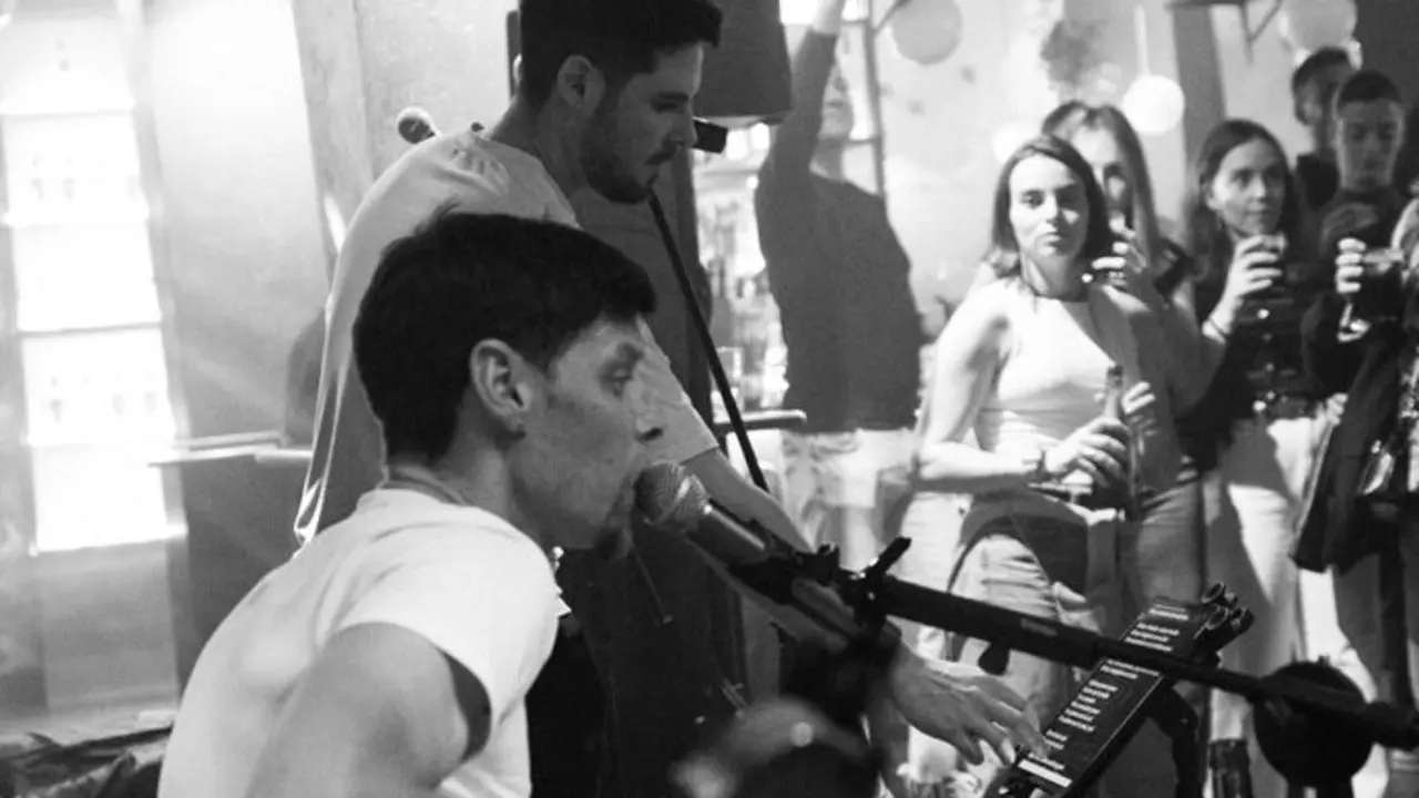 El duo de hip hop, 'Doble CH', durante un concierto. / x
