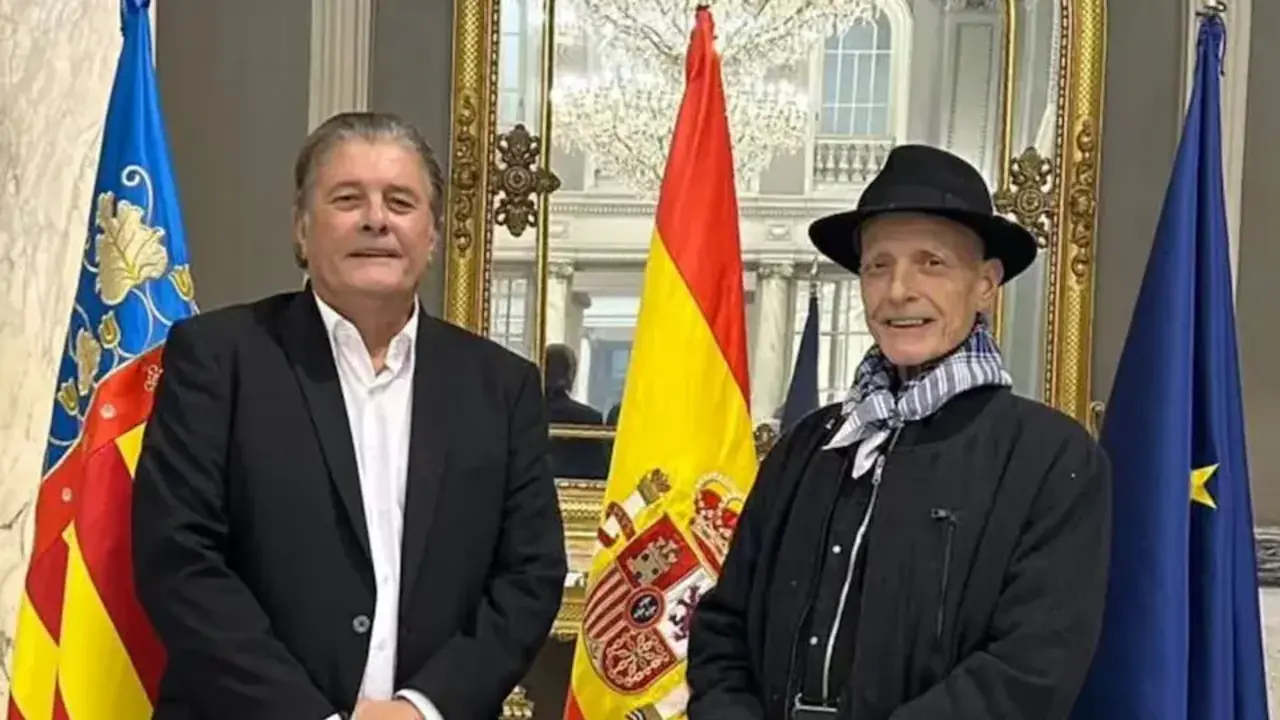 Francisco ha comunicado la muerte de su hermano Juan Ram&oacute;n Gonz&aacute;lez, tambi&eacute;n cantante y actor. / franciscocantanteoficial