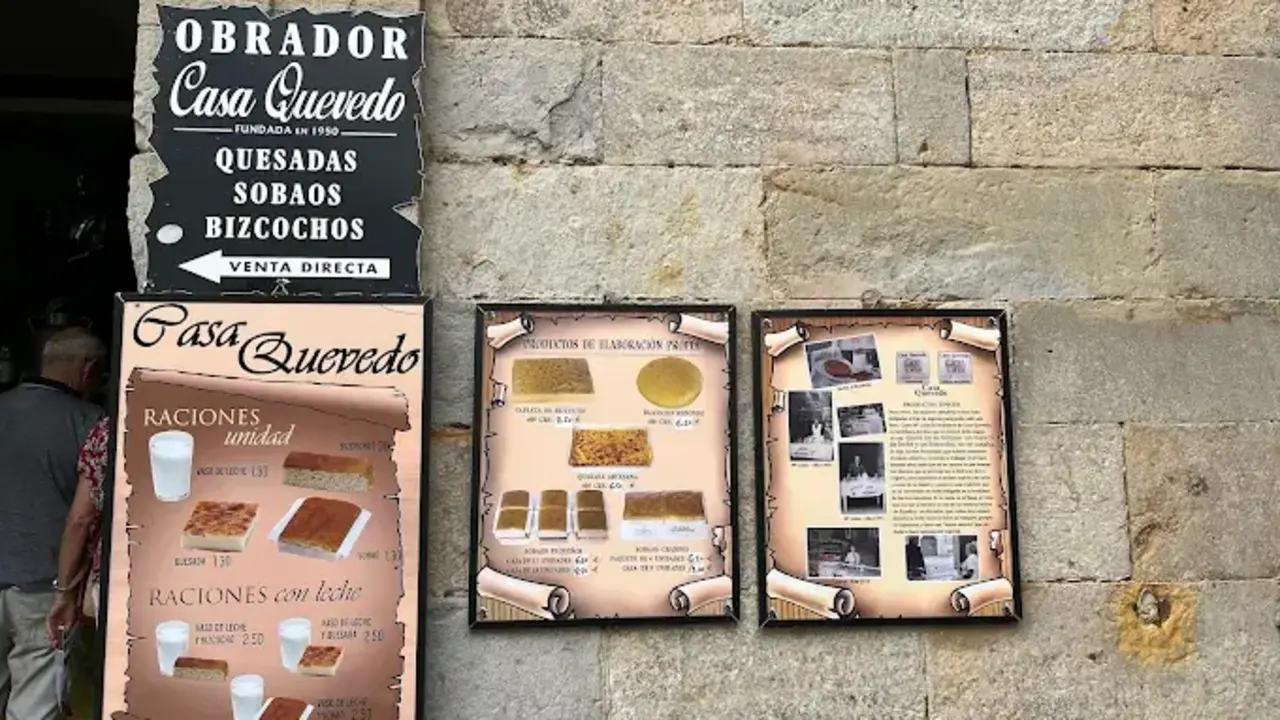 La fachada del local de Santillana. / A.E