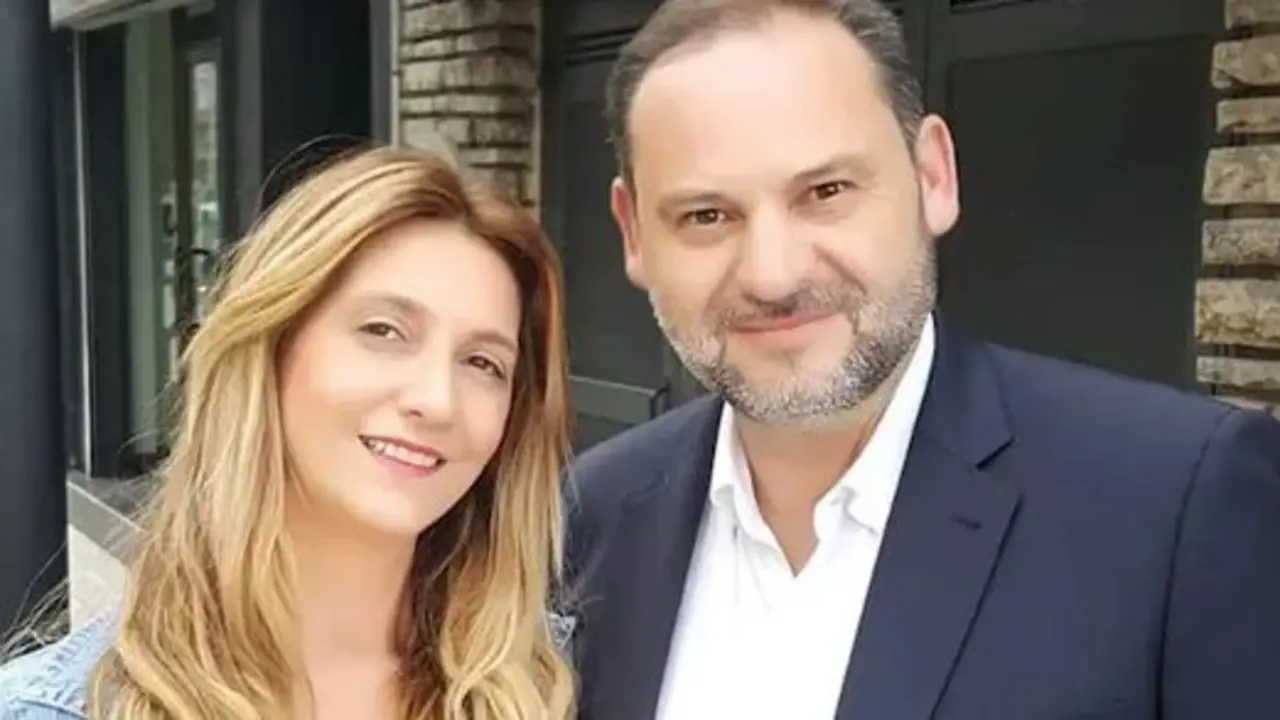 Miss Asturias 2017, Claudia Montes con el exministro Jos&eacute; Luis &Aacute;balos. / IG