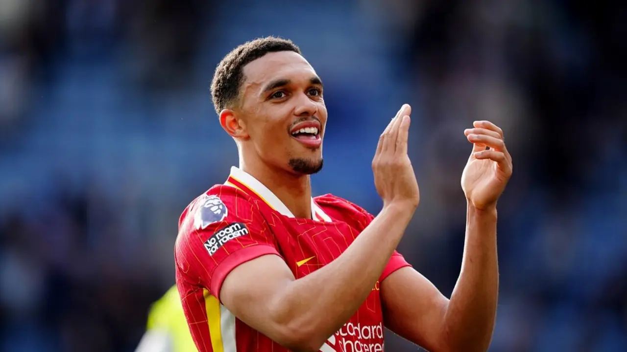 Trent Alexander-Arnold celebra el t&iacute;tulo de la Premier League. / Mike Egerton