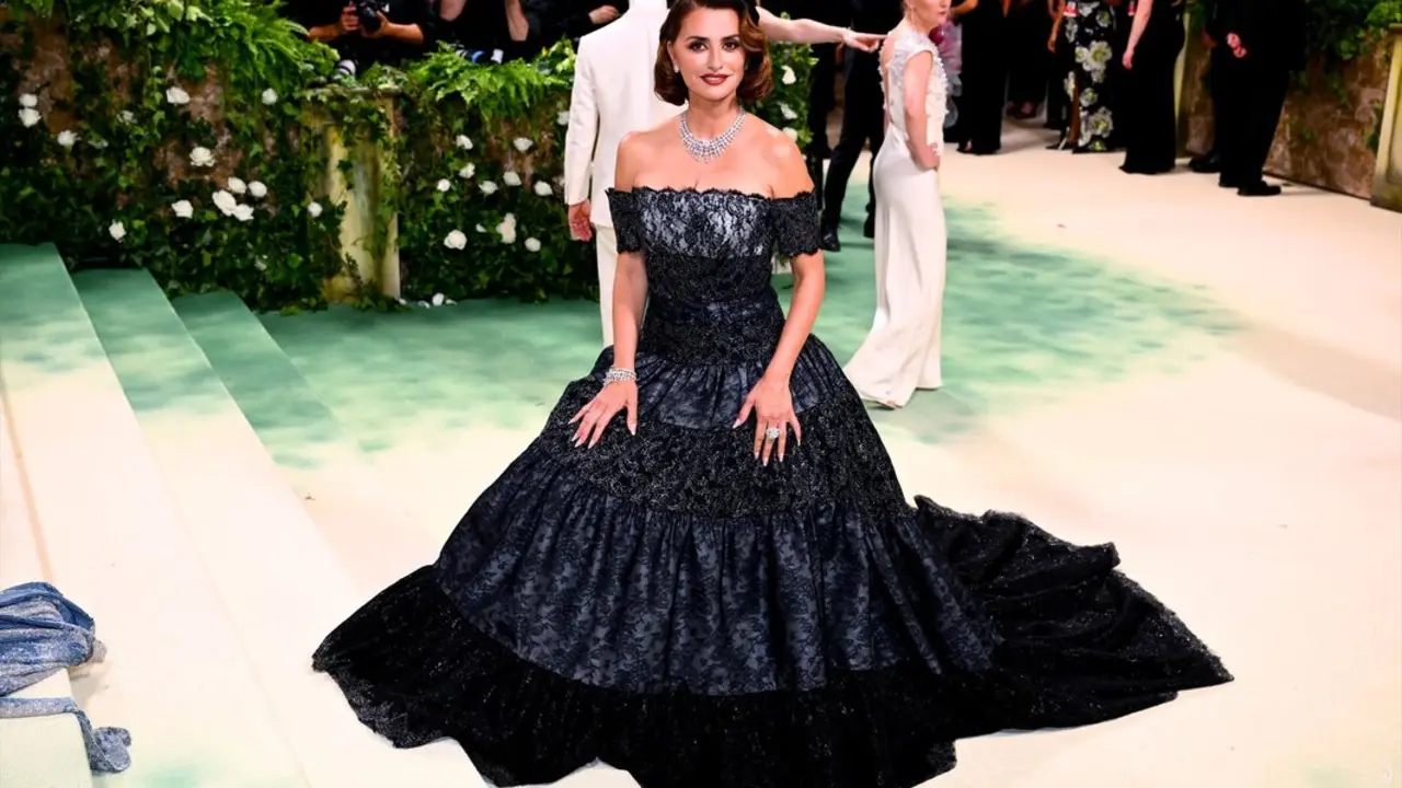 Pen&eacute;lope Cruz en la alfombra roja de la Met Gala en la pasada edici&oacute;n. / Matt Crossick