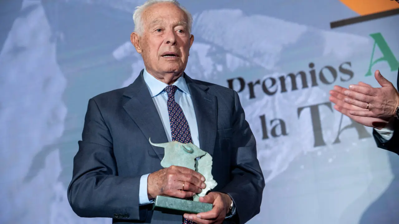 Curro Romero recibi&oacute; el alta hospitalaria. / EP