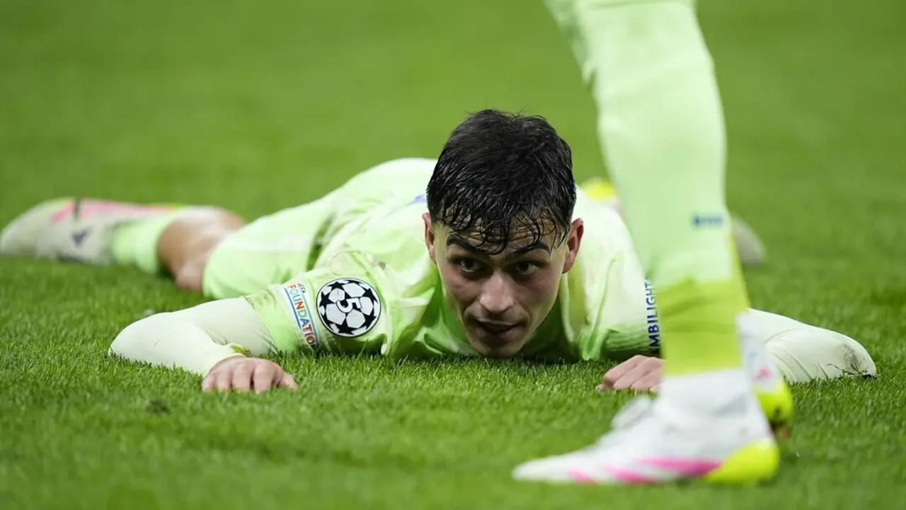 Pedri durante el partido del Barcelona y el Inter. / EP