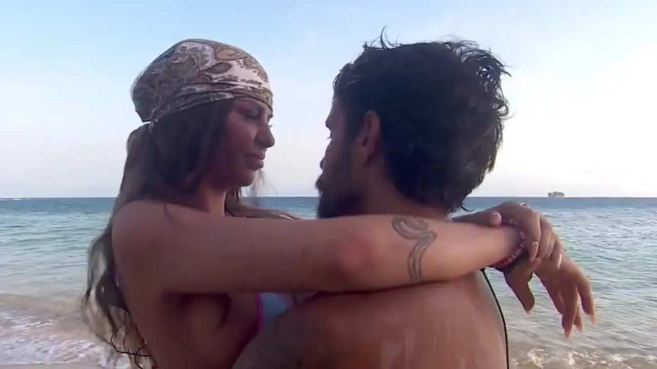 El momento del reencuentro. / Red social X
