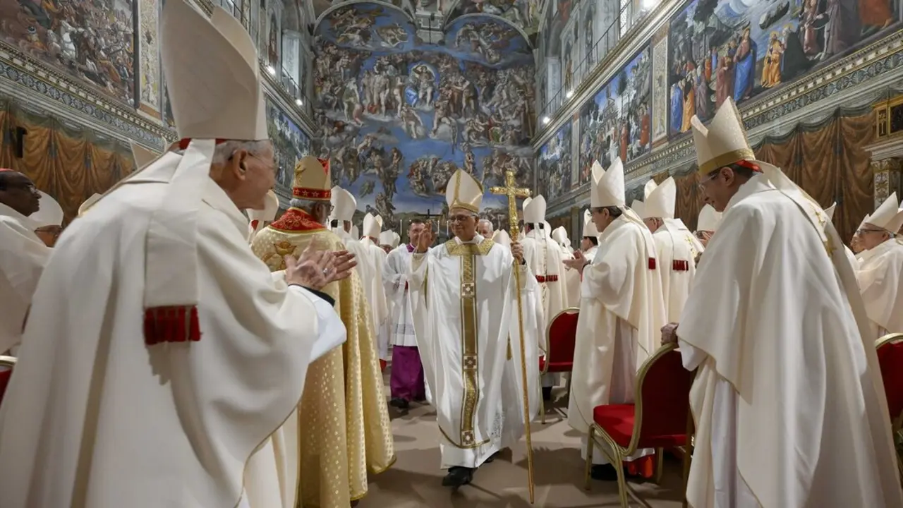 El Papa Le&oacute;n XIV celebra la Santa Misa pro Ecclesia con los cardenales en la Capilla Sixtina del Vaticano. / VATICAN MEDIA
