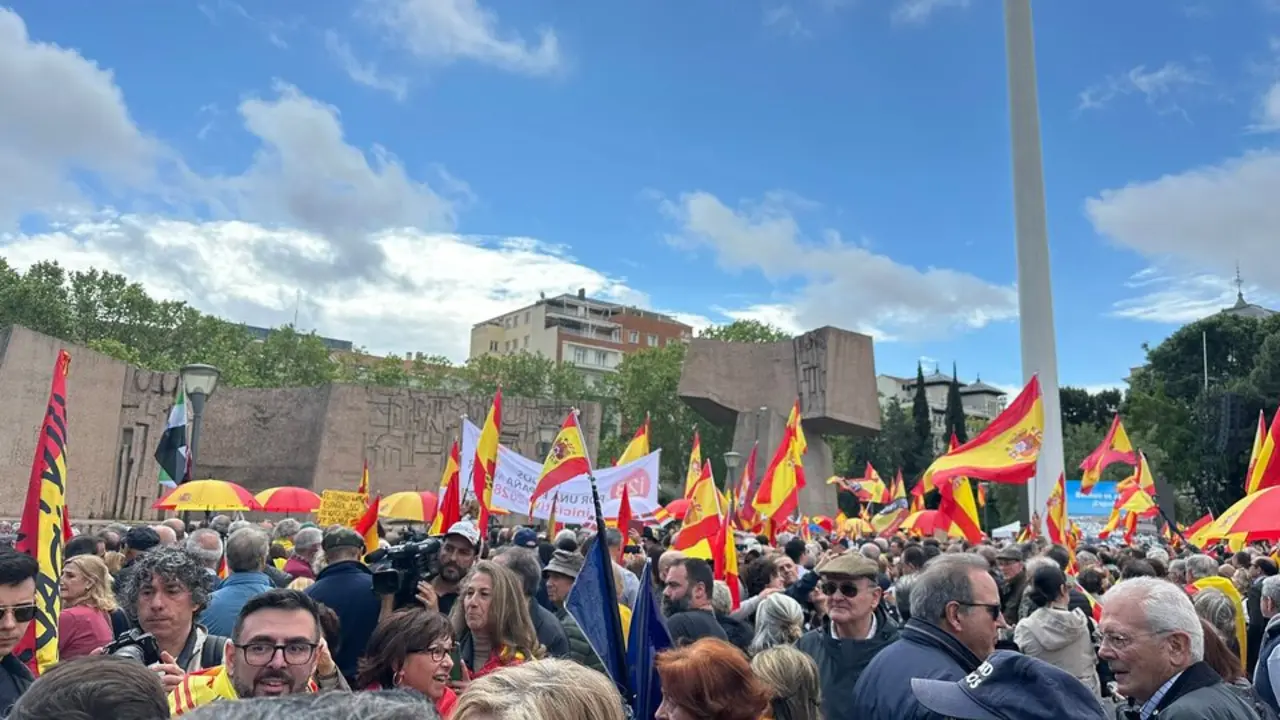 Manifestaci&oacute;n en Col&oacute;n contra S&aacute;nchez y sus gestiones. / Javier Noriega