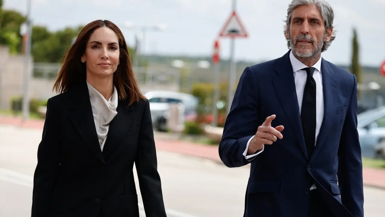 Eugenia Silva y Alfonso de Borb&oacute;n y Yordi en el Tanatorio Parcesa La Paz de Tres Cantos, para dar el &uacute;ltimo adi&oacute;s a Alfonso de Borb&oacute;n y Escasany. / Antonio Guti&eacute;rrez