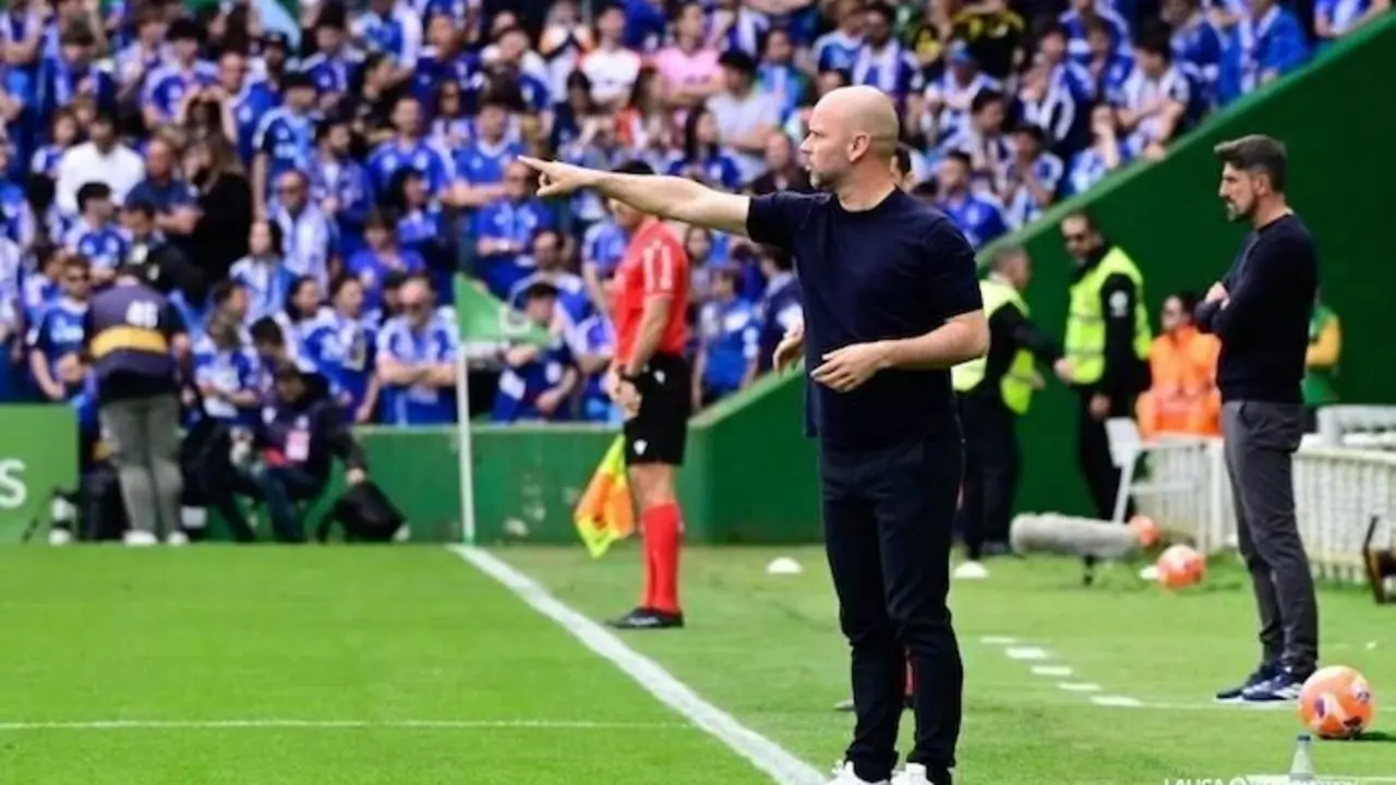 El entrenador del Racig, Jos&eacute; Alberto. / L.H