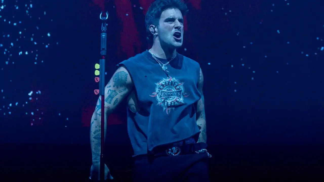 El cantante &Aacute;lvaro de Luna durante un concierto en el Movistar Arena. / Ricardo Rubio