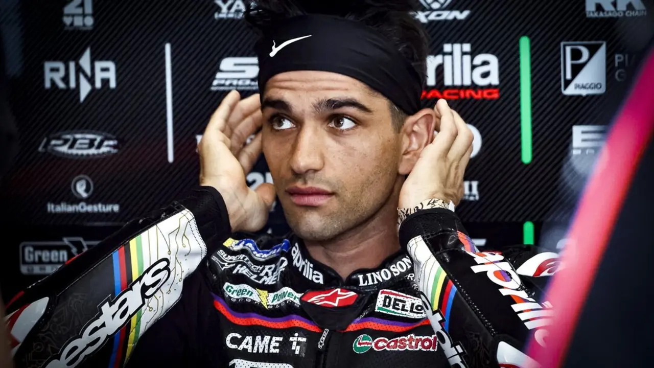 El piloto espa&ntilde;ol medita su salida de Aprilia. / EP