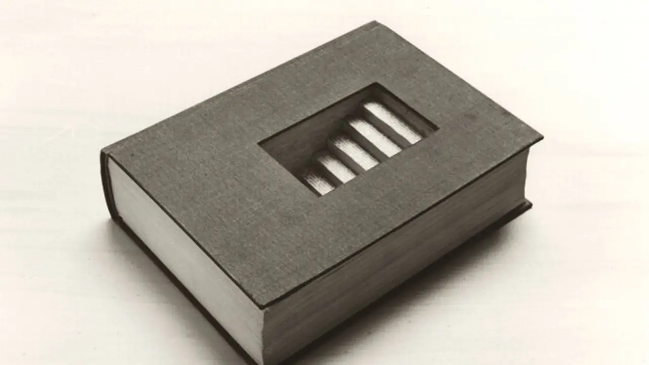 Obra del artista Chema Madoz en la galer&iacute;a Siboney. / x