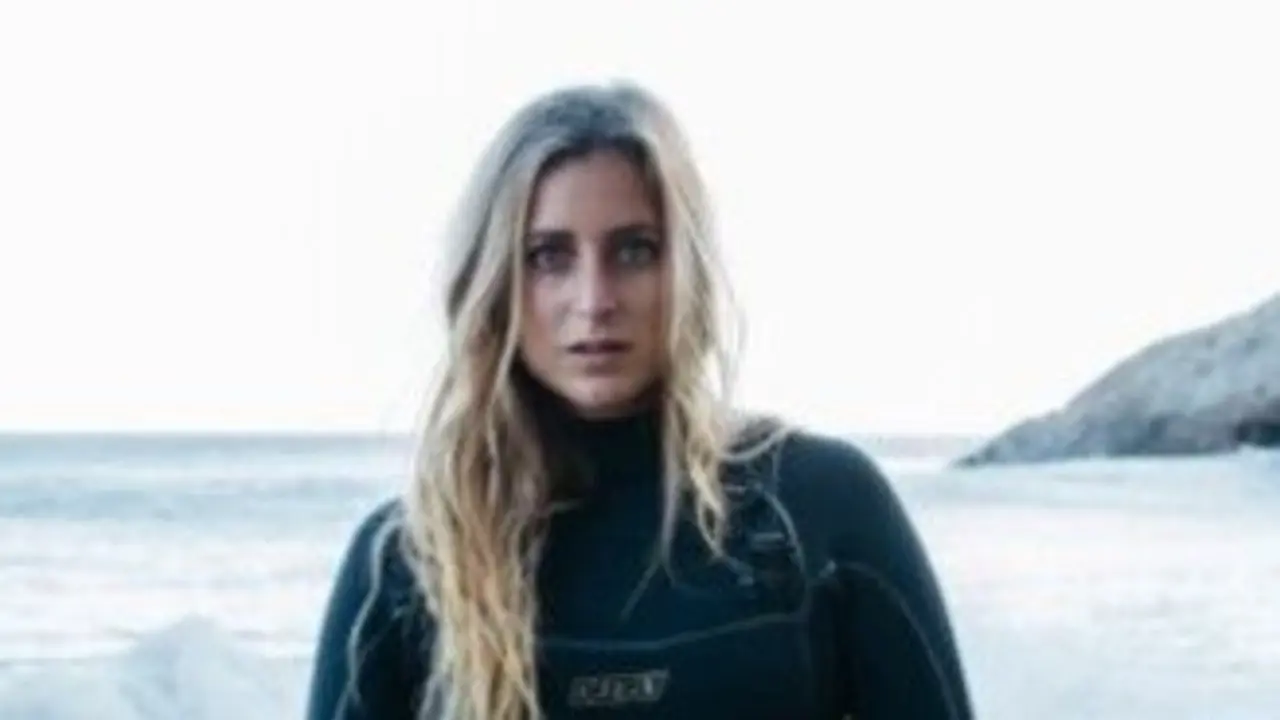 La surfista Luc&iacute;a Marti&ntilde;o. / X