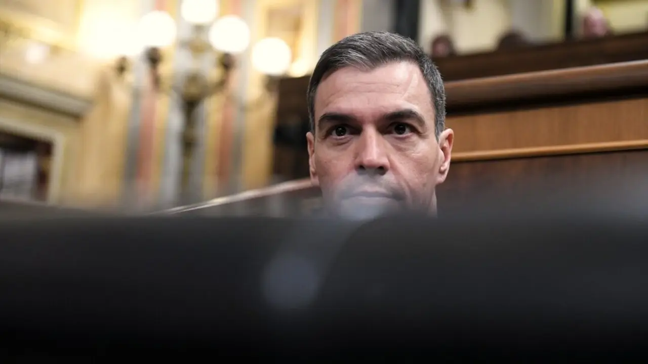 El presidente del Gobierno, Pedro S&aacute;nchez, durante una sesi&oacute;n plenaria, en el Congreso de los Diputados, a 30 de enero de 2024, en Madrid (Espa&ntilde;a). El Pleno del Congreso celebra una sesi&oacute;n extraordinaria hoy para debatir y votar el dictamen de la Comisi&oacute;n de Justicia a la Proposici&oacute;n de Ley Org&aacute;nica de amnist&iacute;a para la normalizaci&oacute;n institucional, pol&iacute;tica y social en Catalu&ntilde;a, as&iacute; como las enmiendas que se mantengan vivas y los votos particulares que, en su caso, se han presentado. La votaci&oacute;n final requiere del apoyo de la mayor&iacute;a absoluta de la C&aacute;mara (176 votos) al tratarse de una ley org&aacute;nica.
Fecha: 30/01/2024. leer menos

Foto de archivo

Firma: Fernando S&aacute;nchez / Europa Press