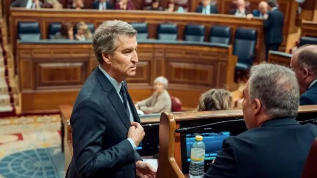 El l&iacute;der del Partido Popular, Alberto N&uacute;&ntilde;ez Feij&oacute;o, durante una sesi&oacute;n en el Congreso. / EP