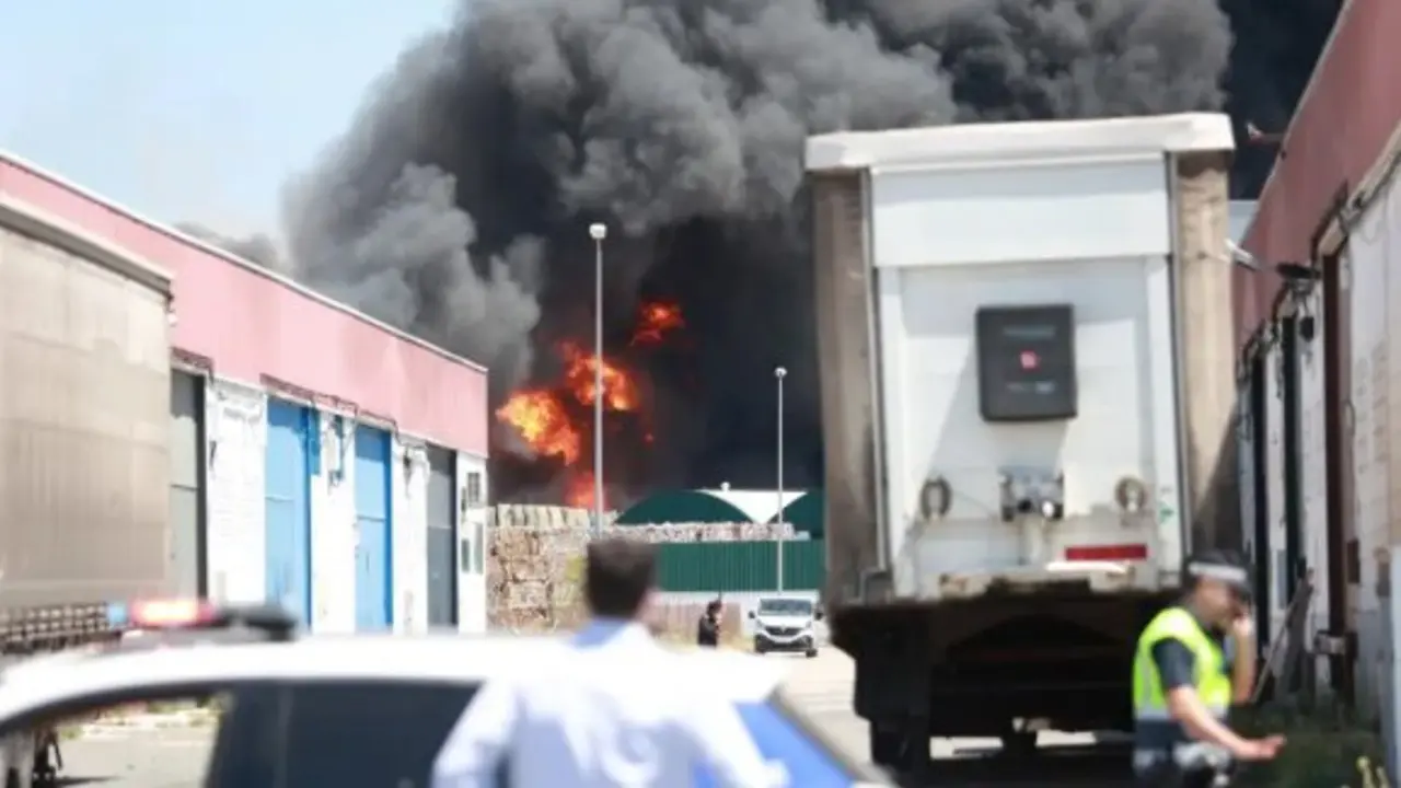Lugar del incendio en Sevilla. / EP
