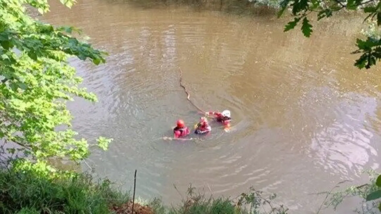 Buscan a un pescador ca&iacute;do al embalse de Palombera. / A.E.