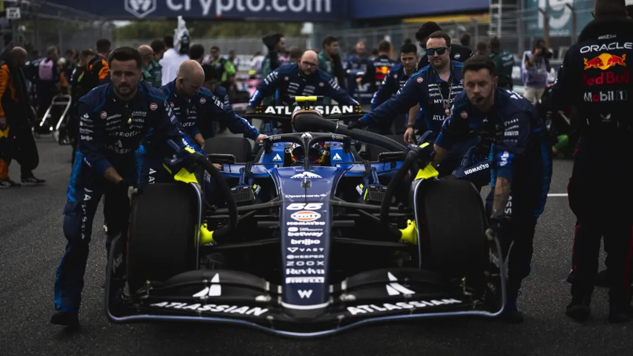 El coche de Carlos Sainz en el GP de Miami. / Charly Lopez