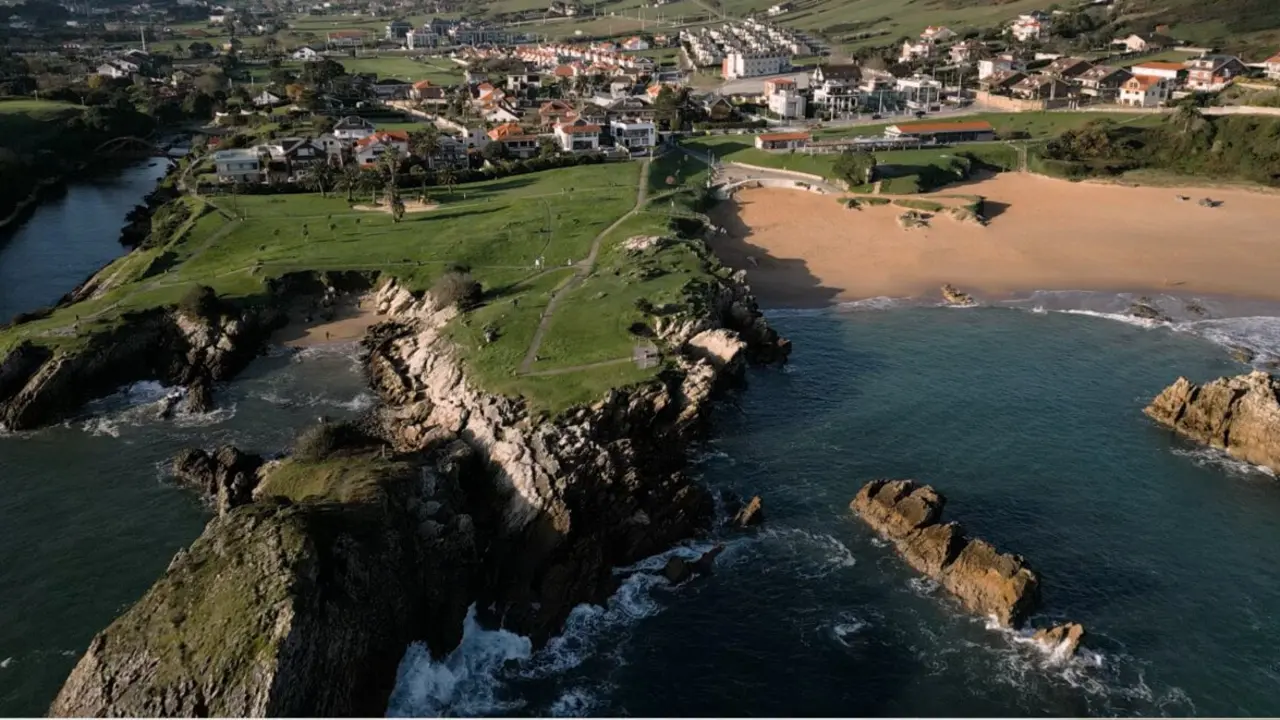 Playa de San Juan de la Canal. / A.B.