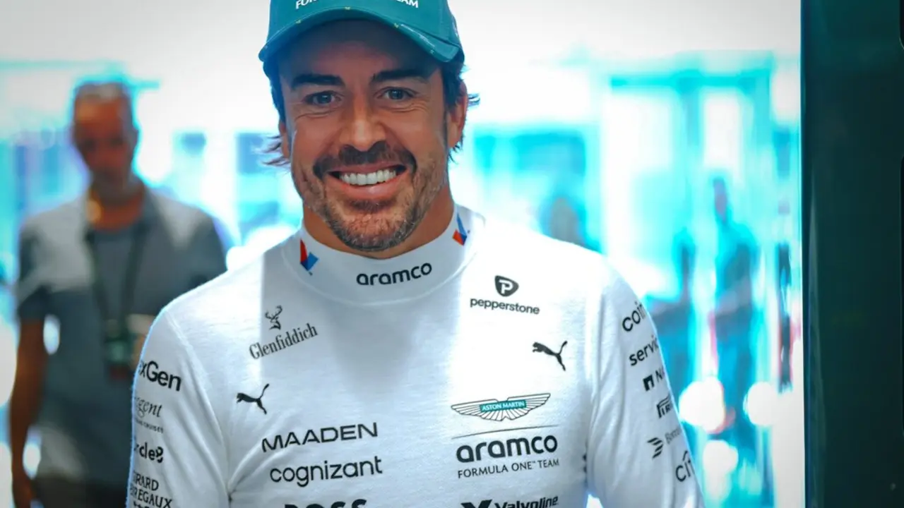 Fernando Alonso antes de la carrera de hoy. / Aston Martin