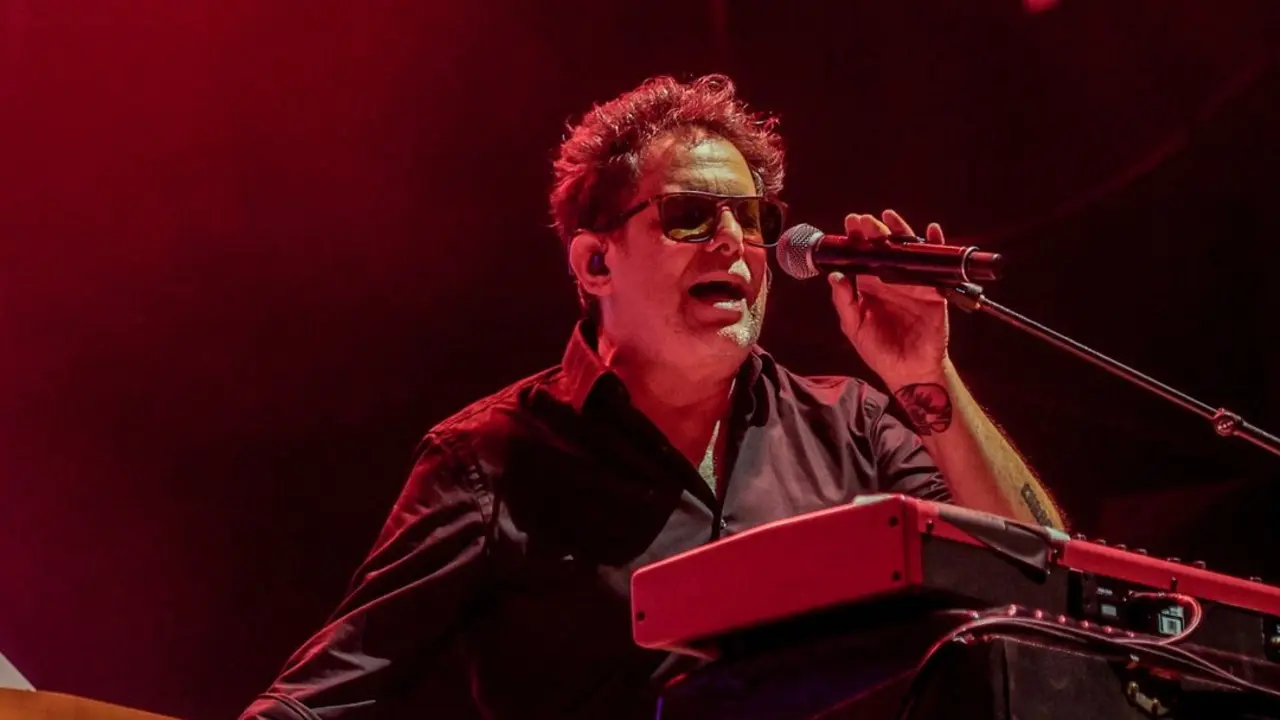 El cantautor Andr&eacute;s Calamaro durante un concierto. / Ricardo Rubio