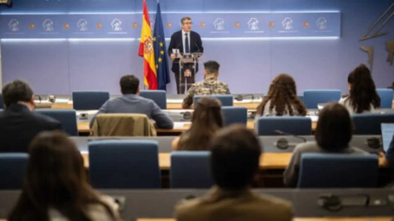 Patxi L&oacute;pez, durante una comparecencia ante los medios en el Congreso, en contra de la libertad de prensa impulsada por el PSOE.