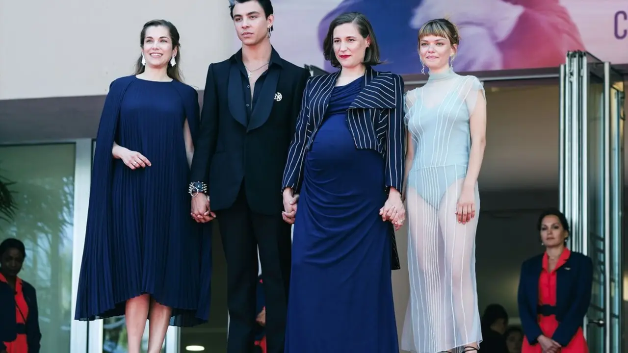 Maria Zamora, Mitch Martin, Carla Simon y Llucia Garcia en el estreno de la pel&iacute;cula "Romeriua" en el Festival de Cannes. / EP