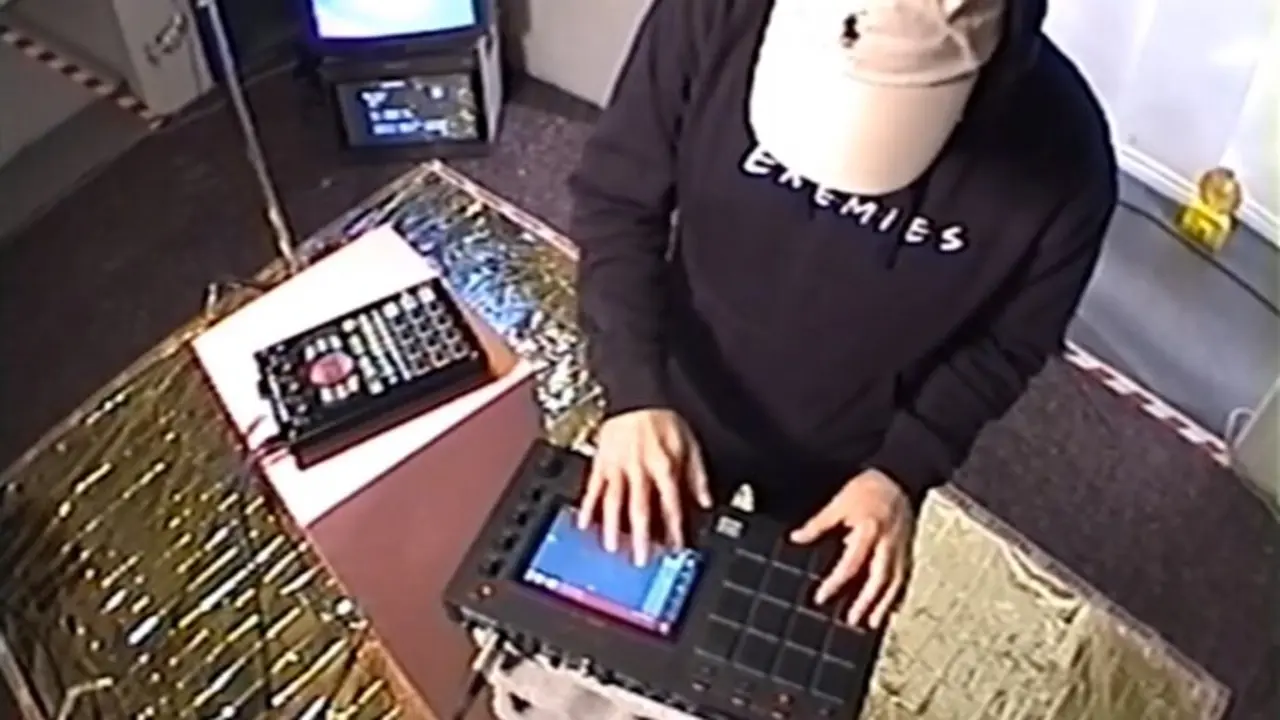 El beatmaker Glue kids. / x