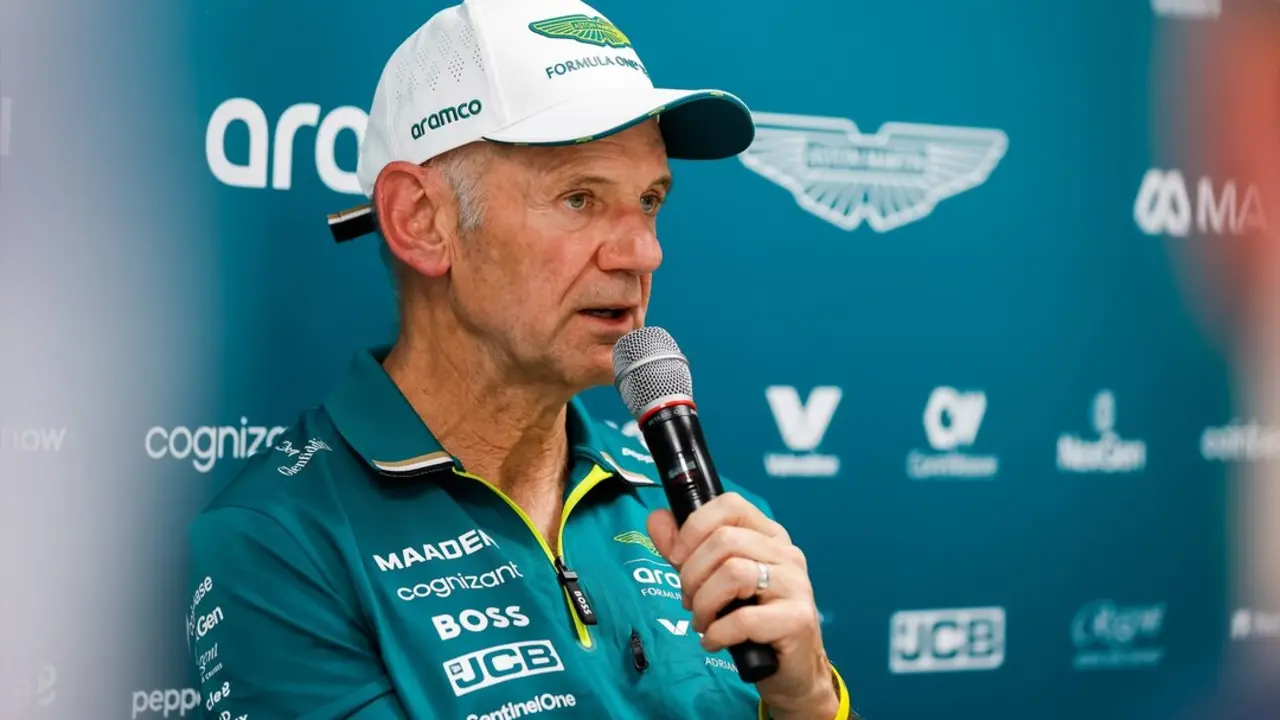 Adrian Newey durante una rueda de prensa. / Javier Jimenez
