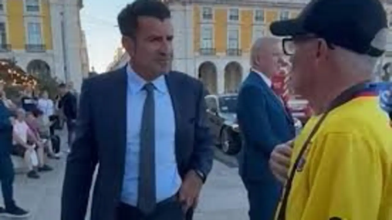 Luis Figo fue llamado &ldquo;traidor&rdquo; por un aficionado cul&eacute; en Lisboa. / TikTok