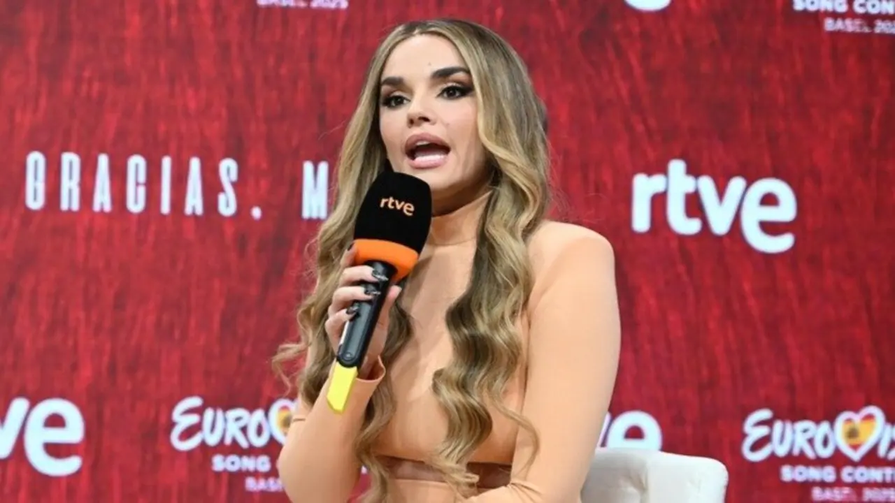 La cantante Melody durante la rueda de prensa. / Jos&eacute; Oliva