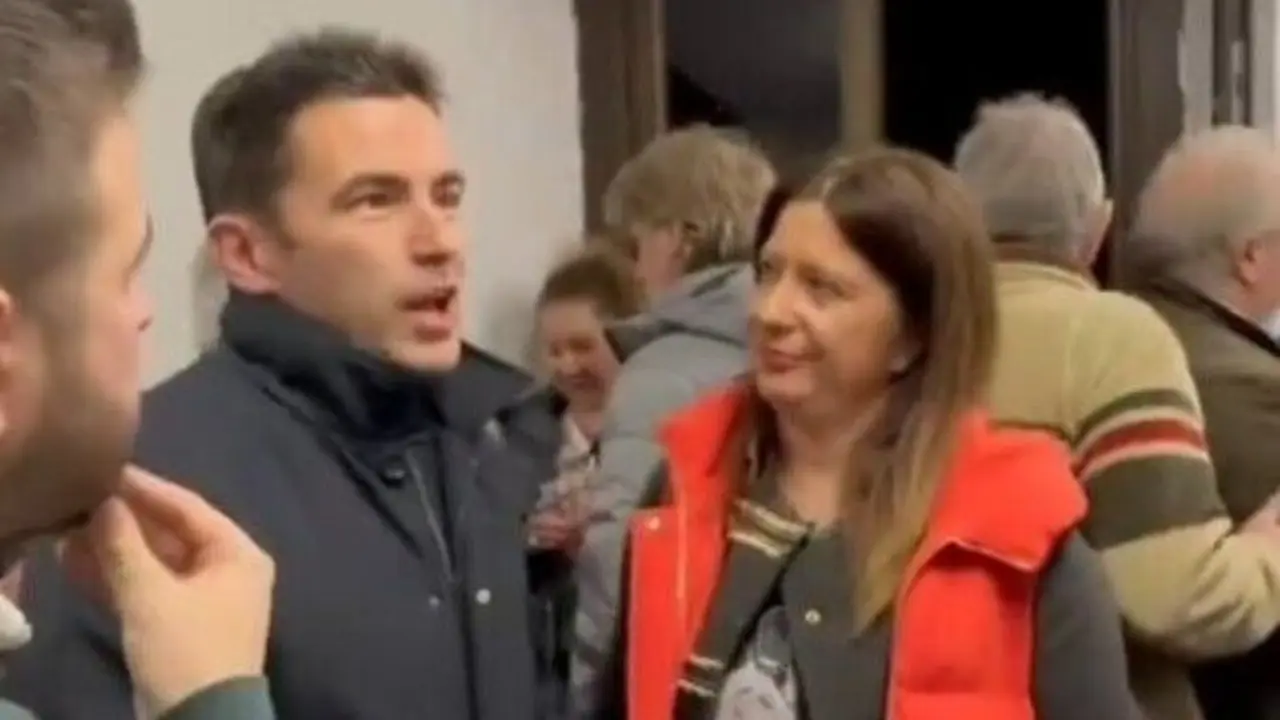 "La Fontanera" del PSOE junto al socialista c&aacute;ntabro, Pedro Casares. / X
