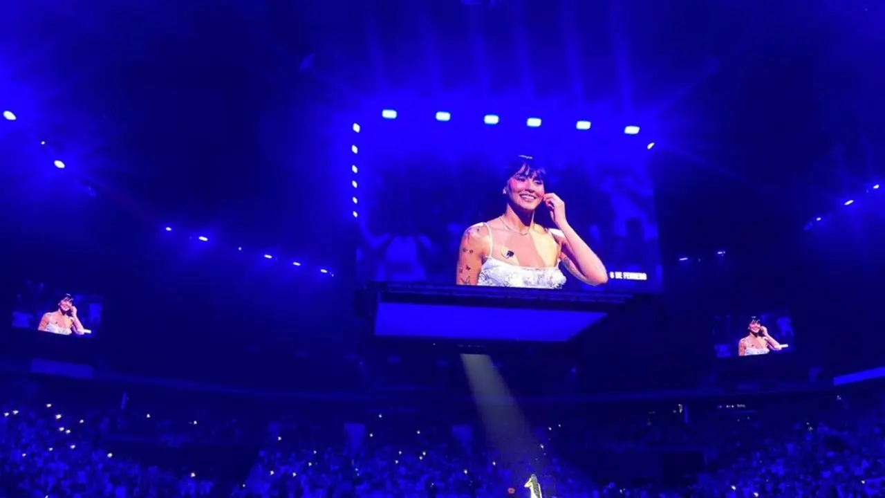Aitana transforma el Movistar Arena en su 'Cuarto azul' para presentar un disco "muy real". / ALBA MANJAVACAS GONZ&Aacute;LEZ
