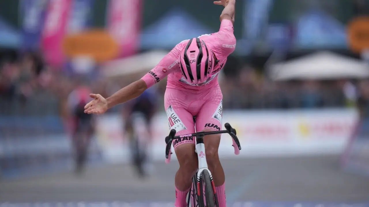 El ciclista mexicano Isaac del Toro (UAE Team Emirates-XRG). / x