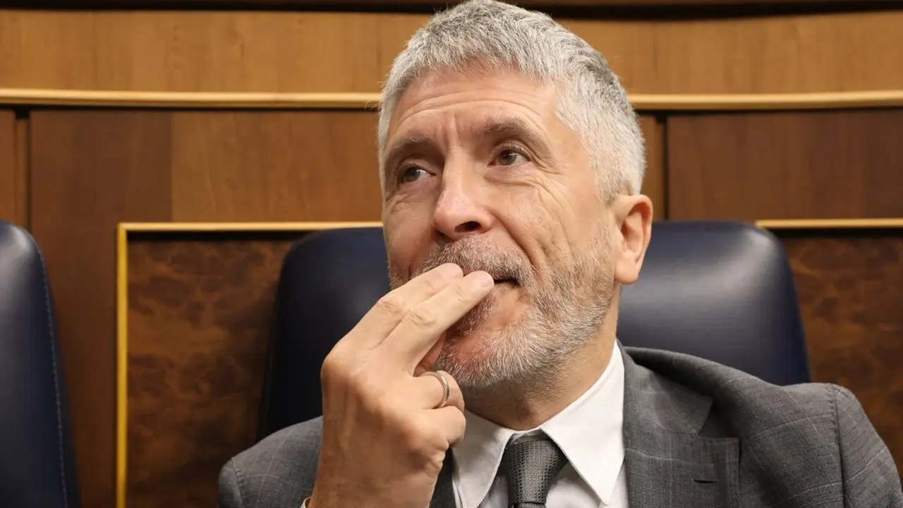 El ministro de Interior, Fernando Grande-Marlaska, durante una sesi&oacute;n de control al Gobierno. / Marta Fern&aacute;ndez