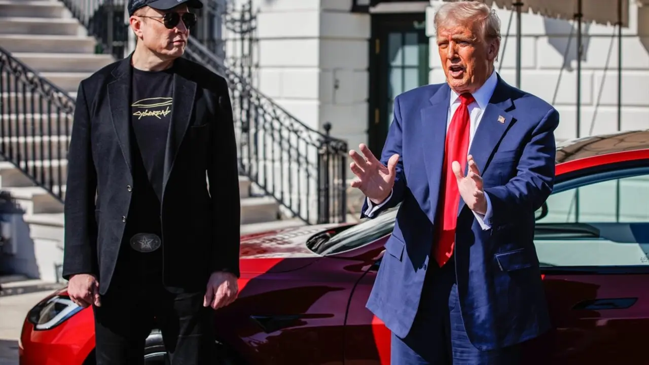 Elon Musk y Donald Trump durante un acto. / Samuel Corum