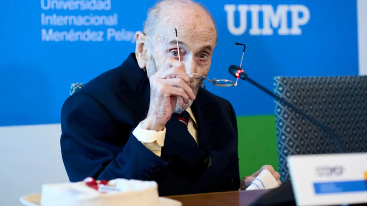 El escritor y poeta &Aacute;lvaro Pombo galardonado en la XXXV edici&oacute;n del Premio Internacional Men&eacute;ndez Pelayo. / ep