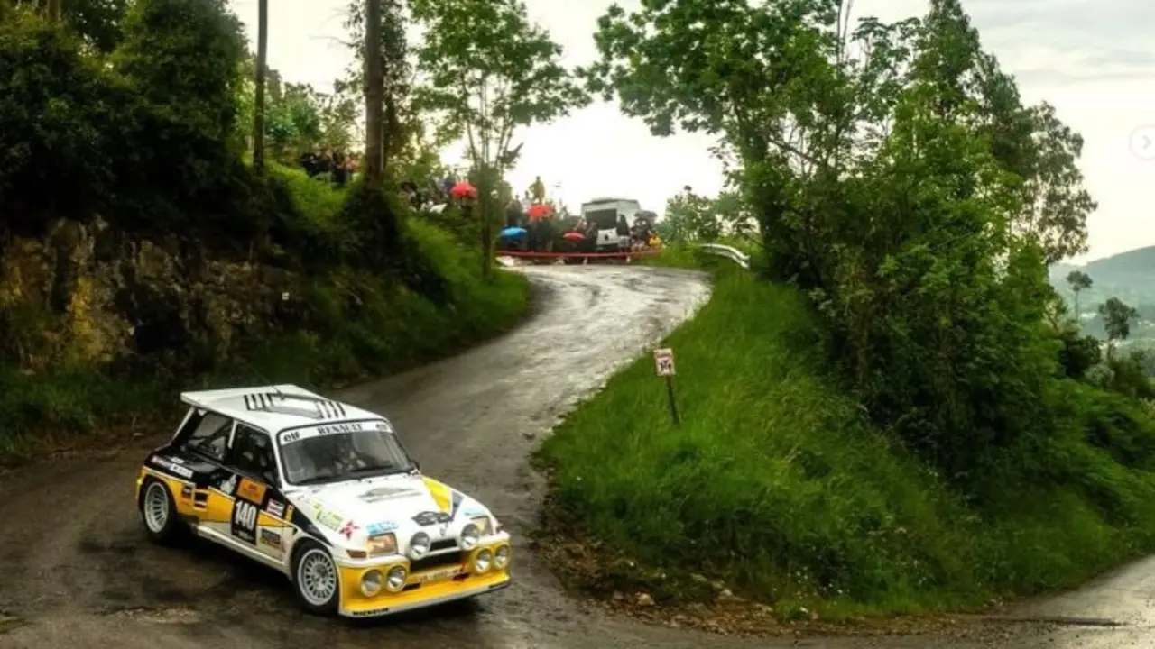 Uno de los coches durante el rally. / R.F.H.