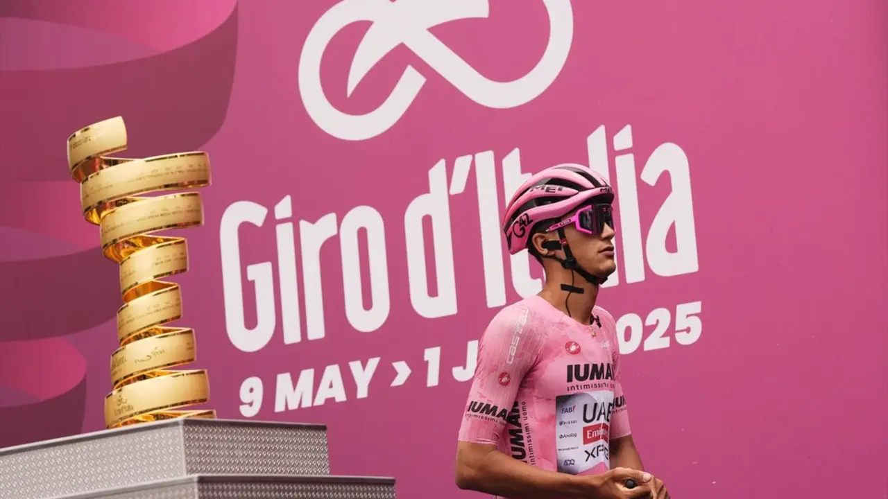 El ciclista Isaac del Toro durante el Giro. / Fabio Ferrari