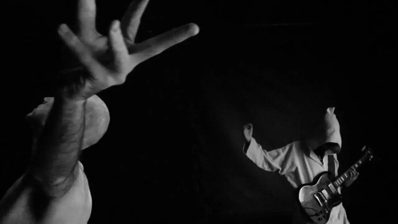 Escena de 'El nido', un espect&aacute;culo de danza butoh. / x