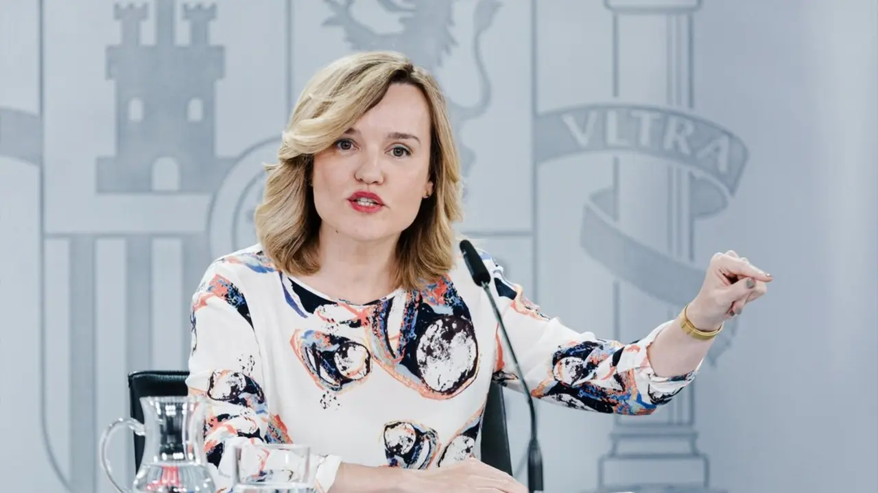 La ministra Portavoz, Pilar Alegr&iacute;a, durante una rueda de prensa posterior a la reuni&oacute;n del Consejo de Ministros. / Carlos Luj&aacute;n