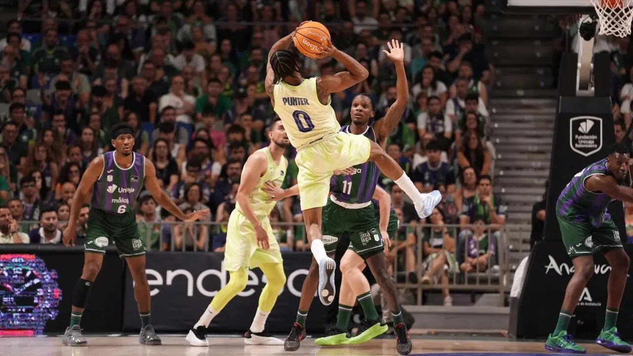 Kevin Punter en el Unicaja-Bar&ccedil;a. / ACB Photo