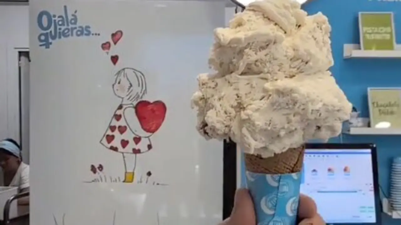 Uno de los helados que ofrecen en 'Helados Luna'. / A.E.