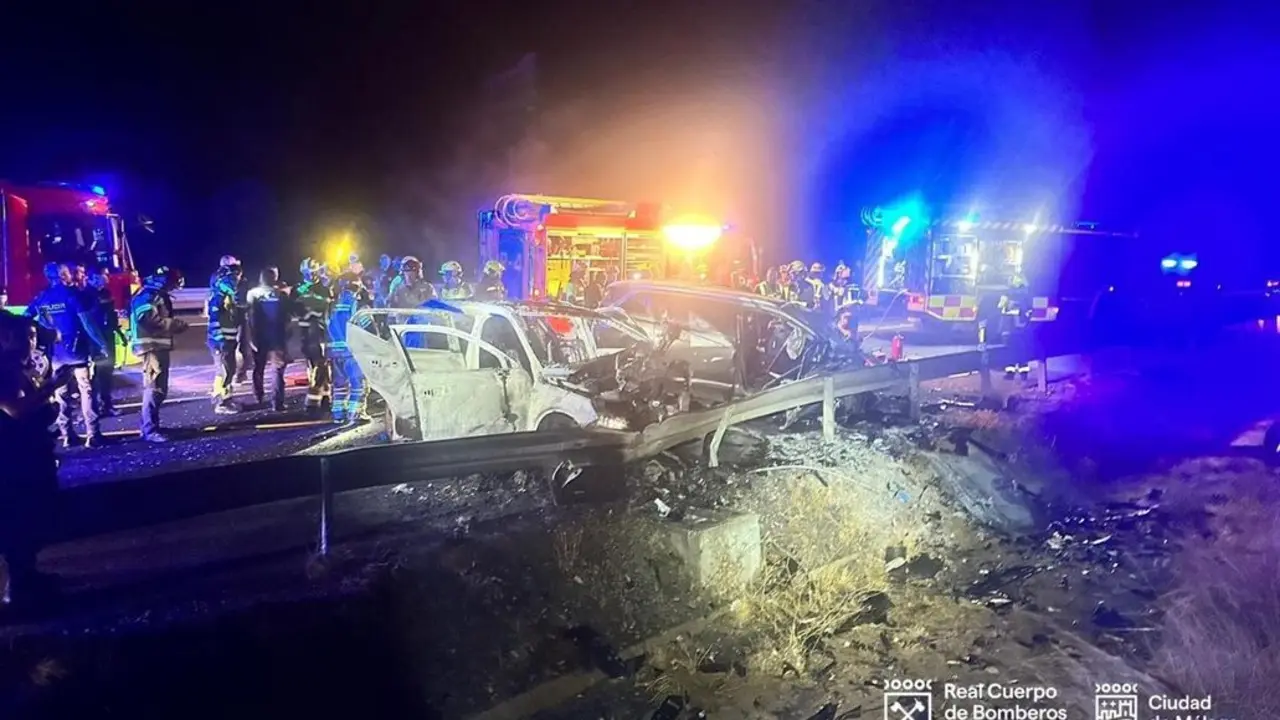 El siniestro se ha producido sobre las 5.30 horas en una salida de la A-7 hacia Torremolinos Bomberos de M&aacute;laga